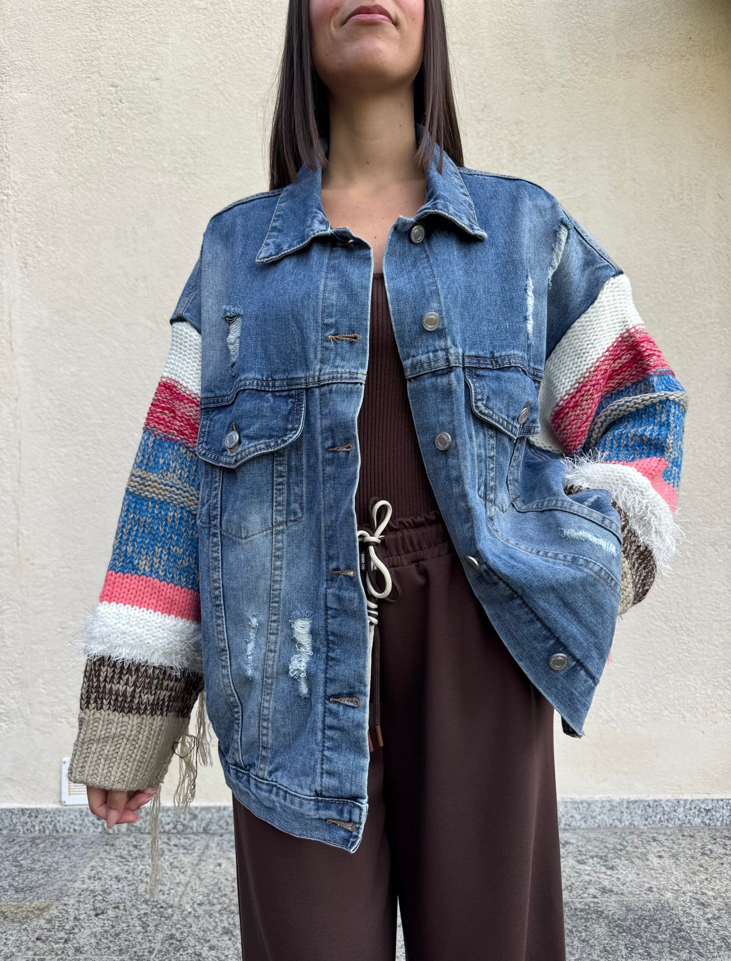 Giubbino di jeans maglia e frange oversize