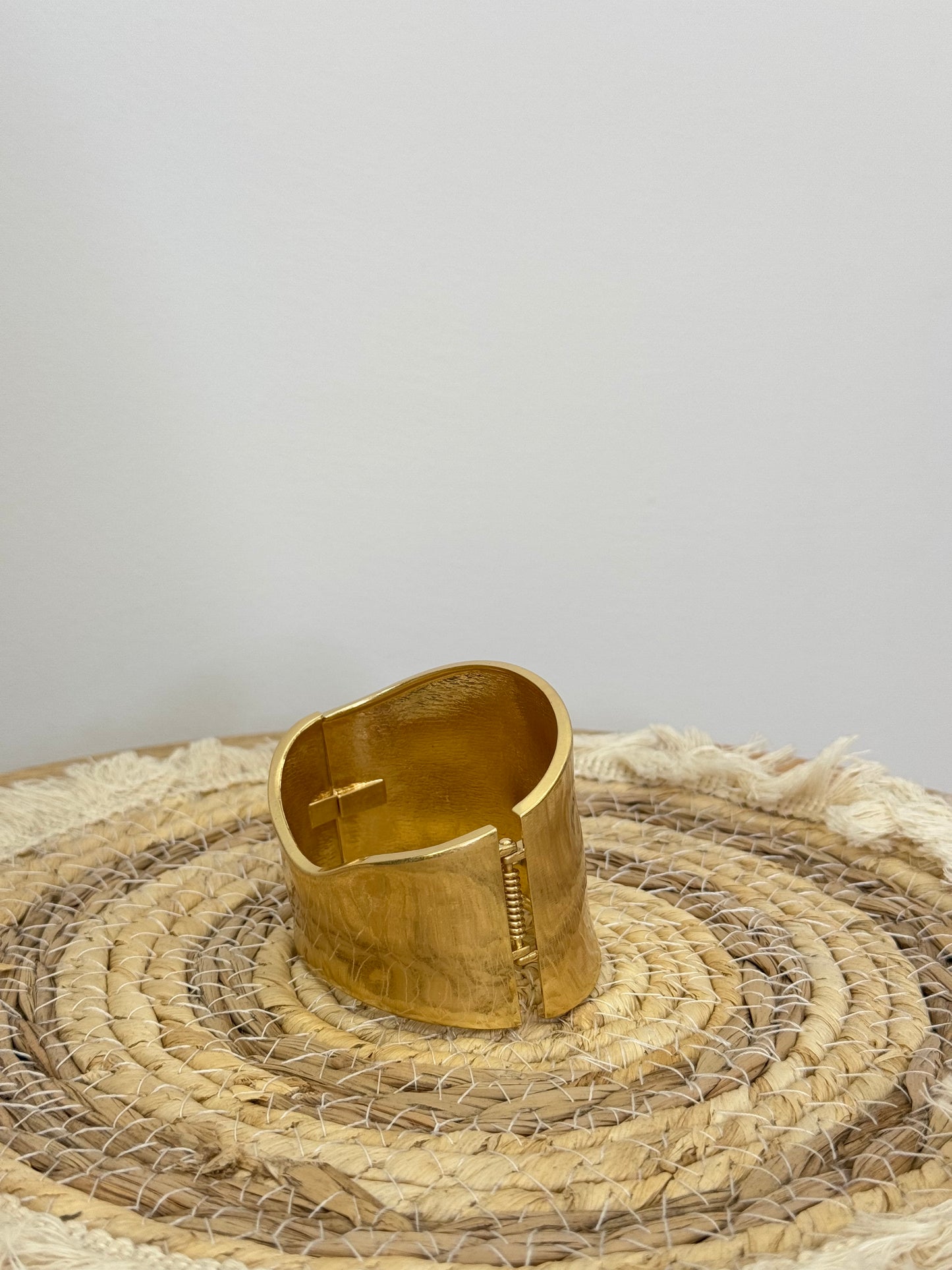 Bracciale maxi satinato oro. Acciaio Inox. Nichel Free