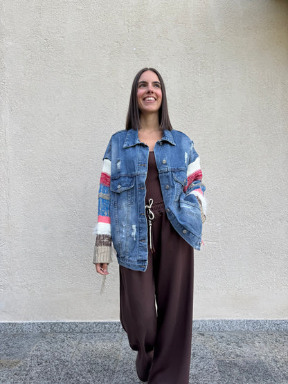 Giubbino di jeans maglia e frange oversize