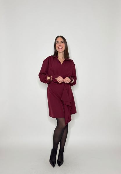 Abito Gioiello con bracciali in oro ai polsi Bordeaux