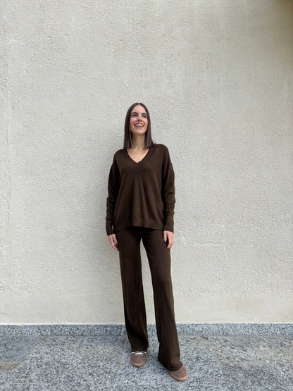 Completo in maglia scollo a v Cioccolato