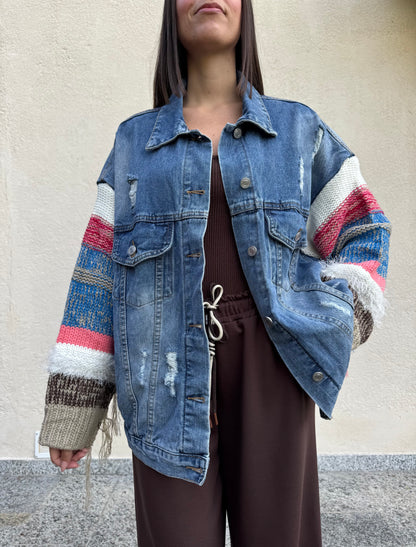 Giubbino di jeans maglia e frange oversize