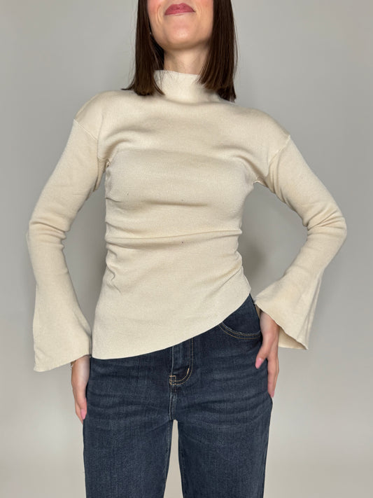 Maglia assimmetrica campana mezzocollo Panna