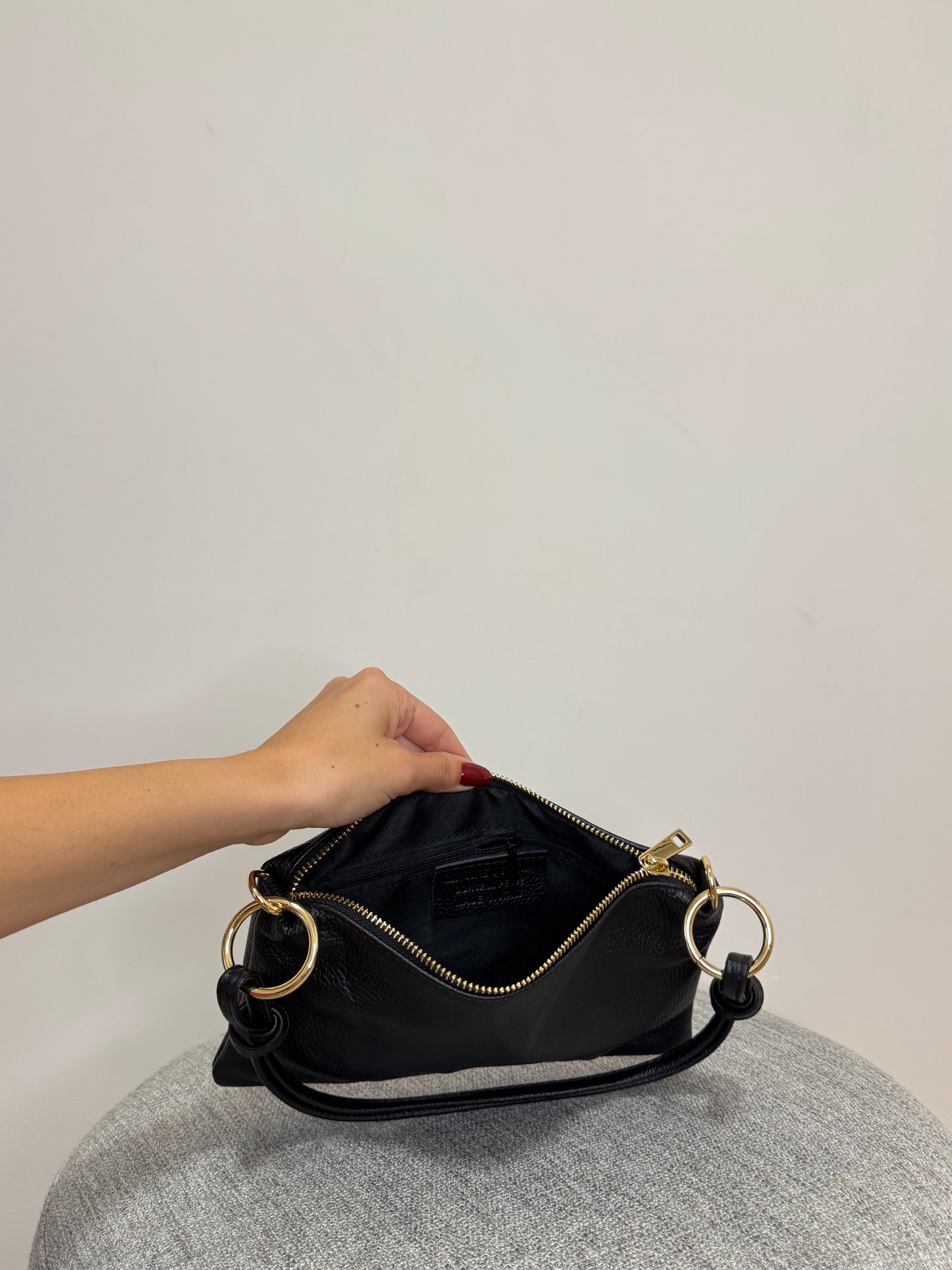 Borsa a Spalla Eva in pelle martellata Nera