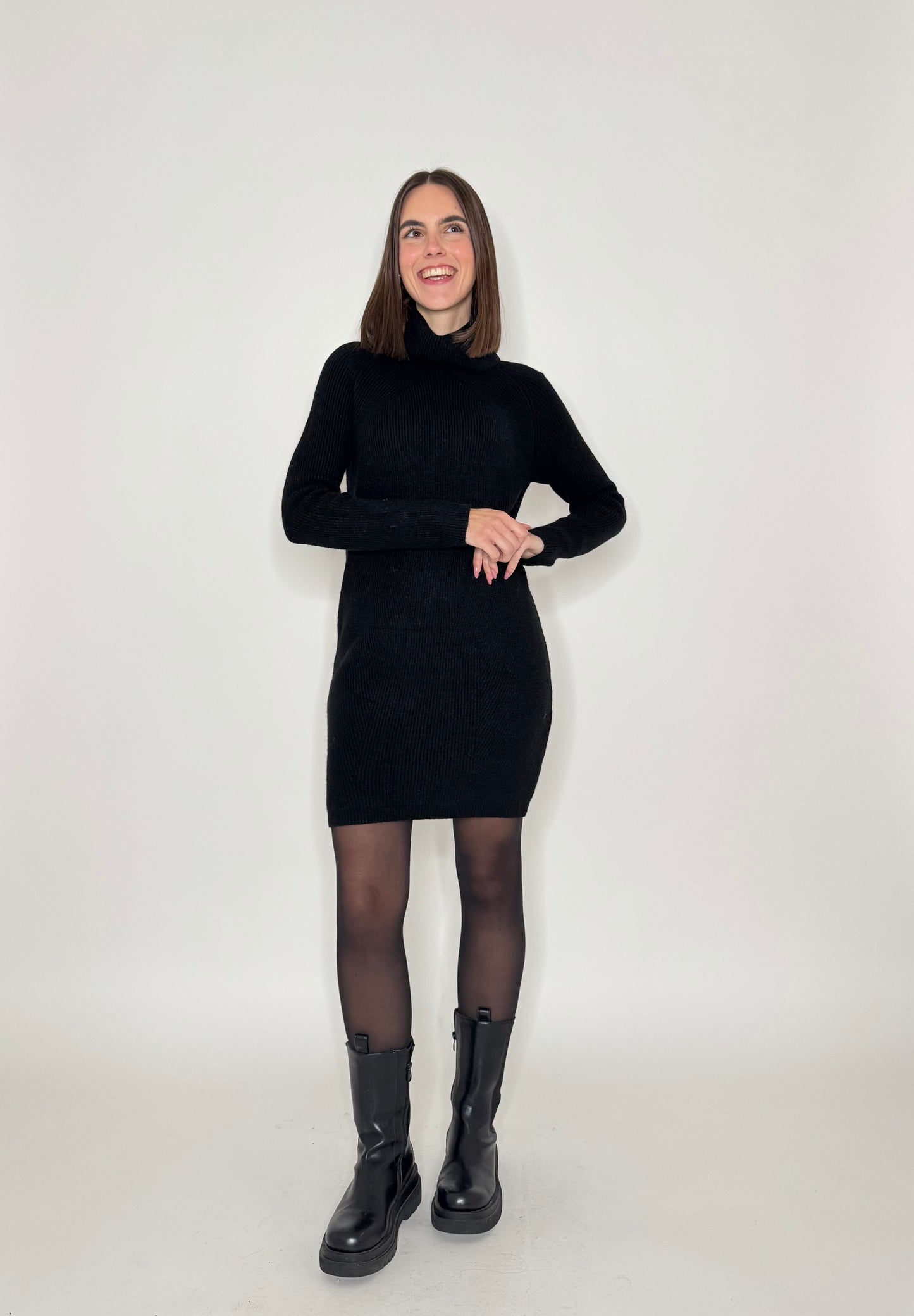 Abito calda viscosa collo alto morbido Nero