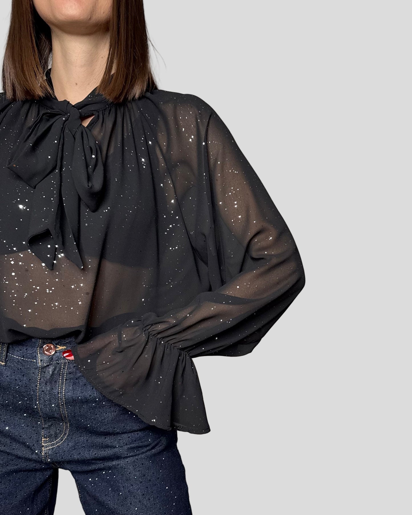 Camicia Soft velata con fiocco nero