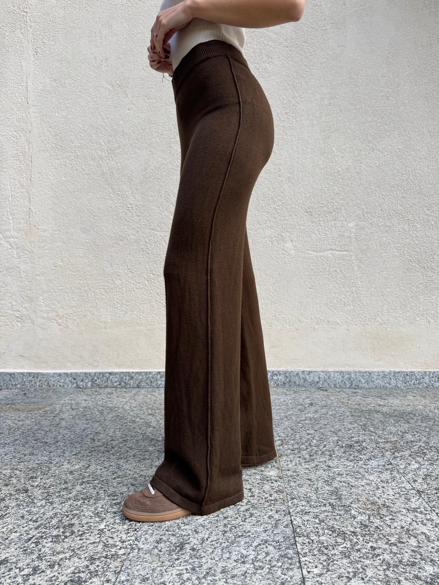 Completo in maglia scollo a v Cioccolato