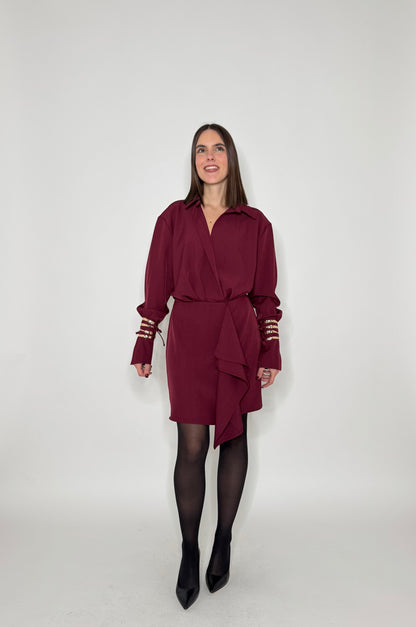 Abito Gioiello con bracciali in oro ai polsi Bordeaux