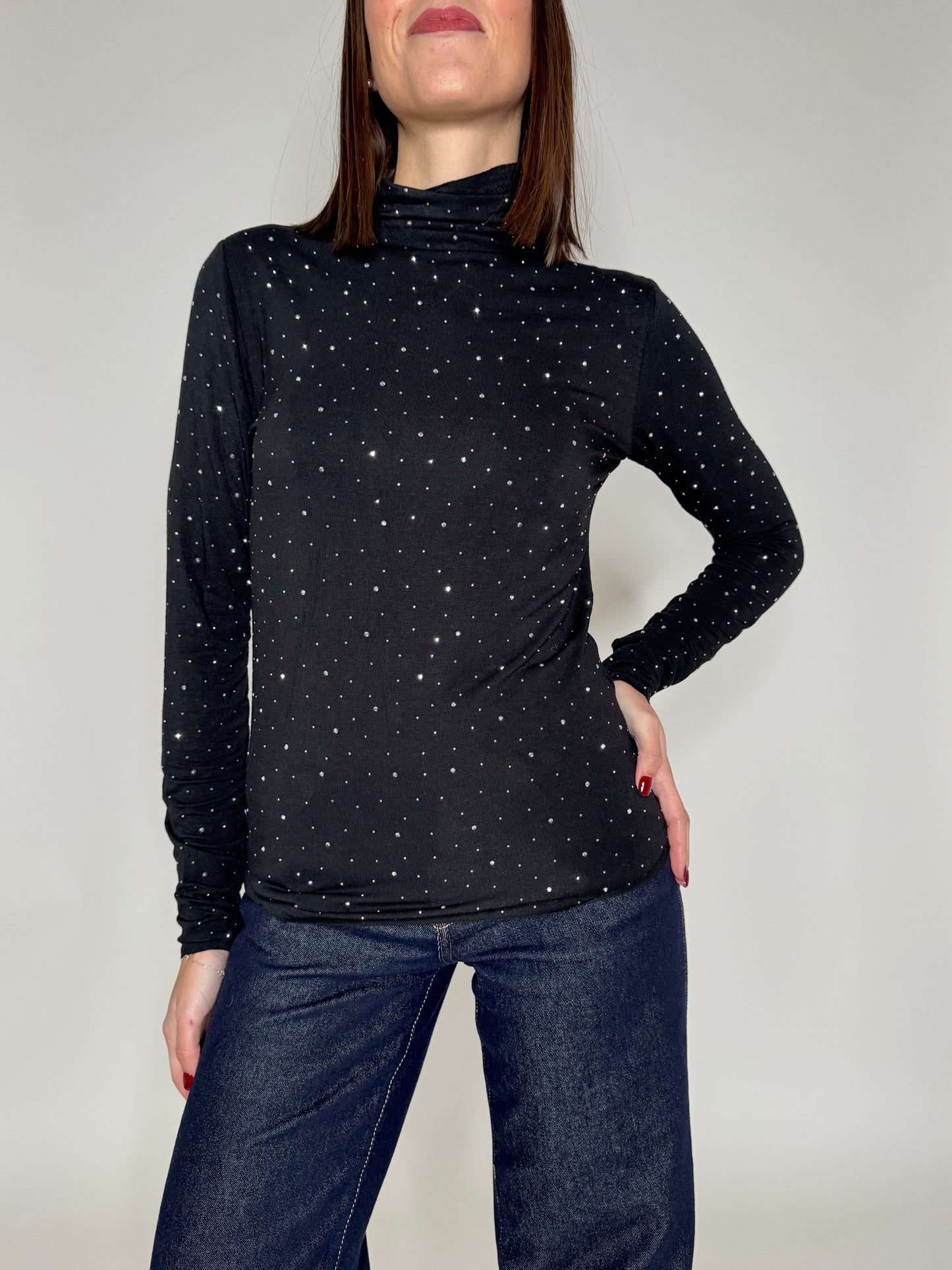 Maglia taglio laser mezzo collo in misto viscosa strass Nero