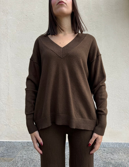 Completo in maglia scollo a v Cioccolato