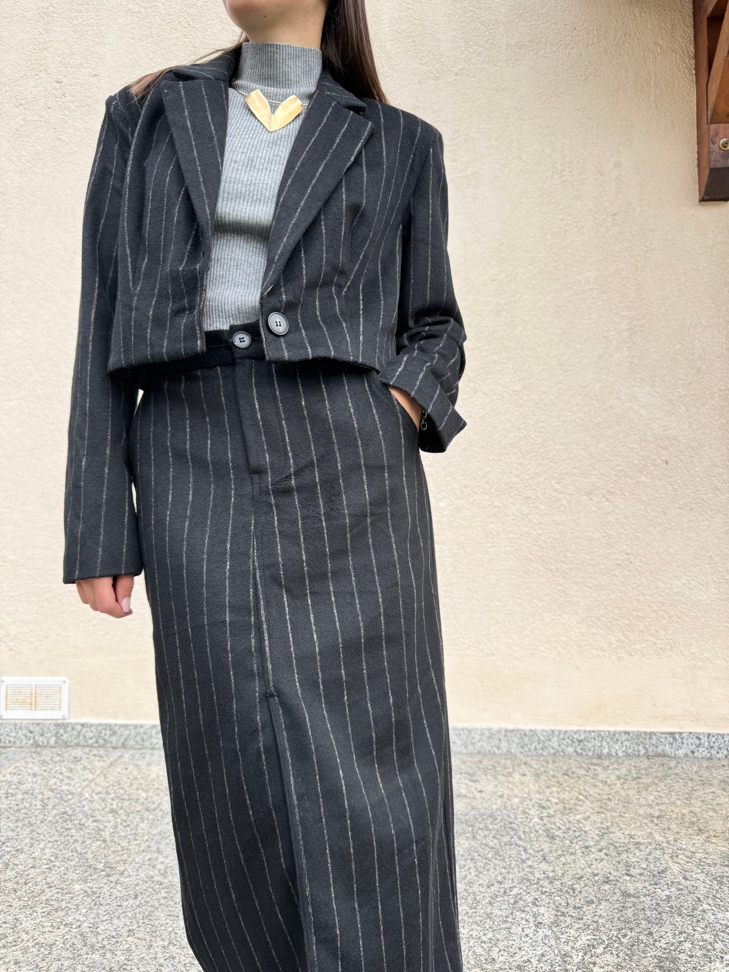 Giacca gessata in misto lana