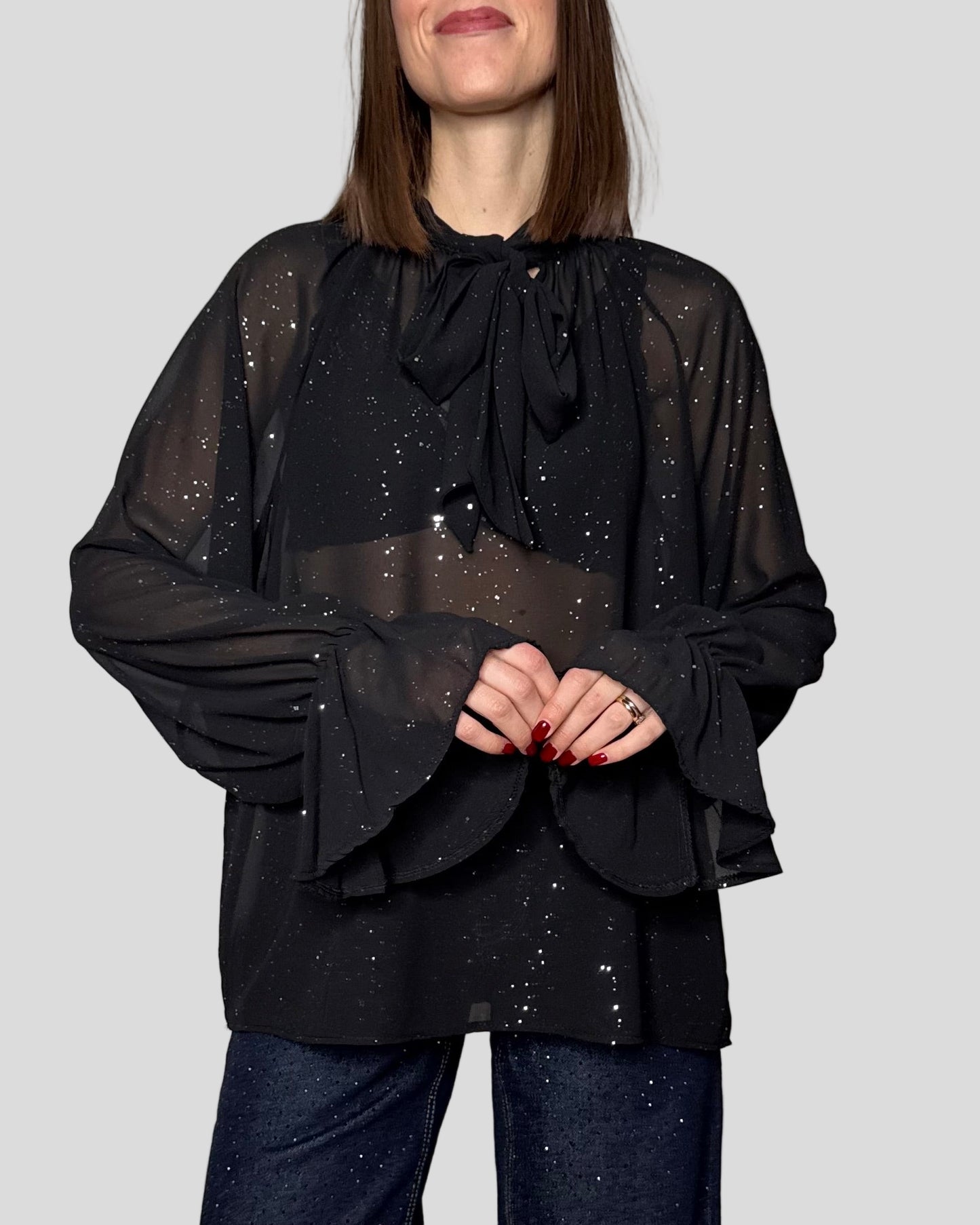 Camicia Soft velata con fiocco nero