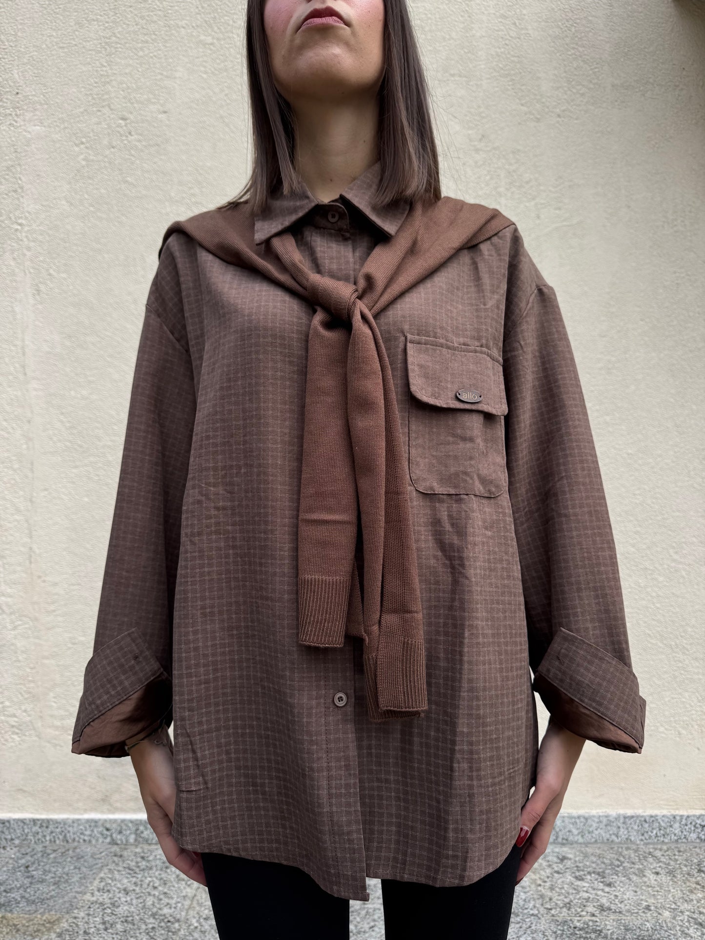 Camicia a quadretti con finto maglioncino/scialle Cioccolato