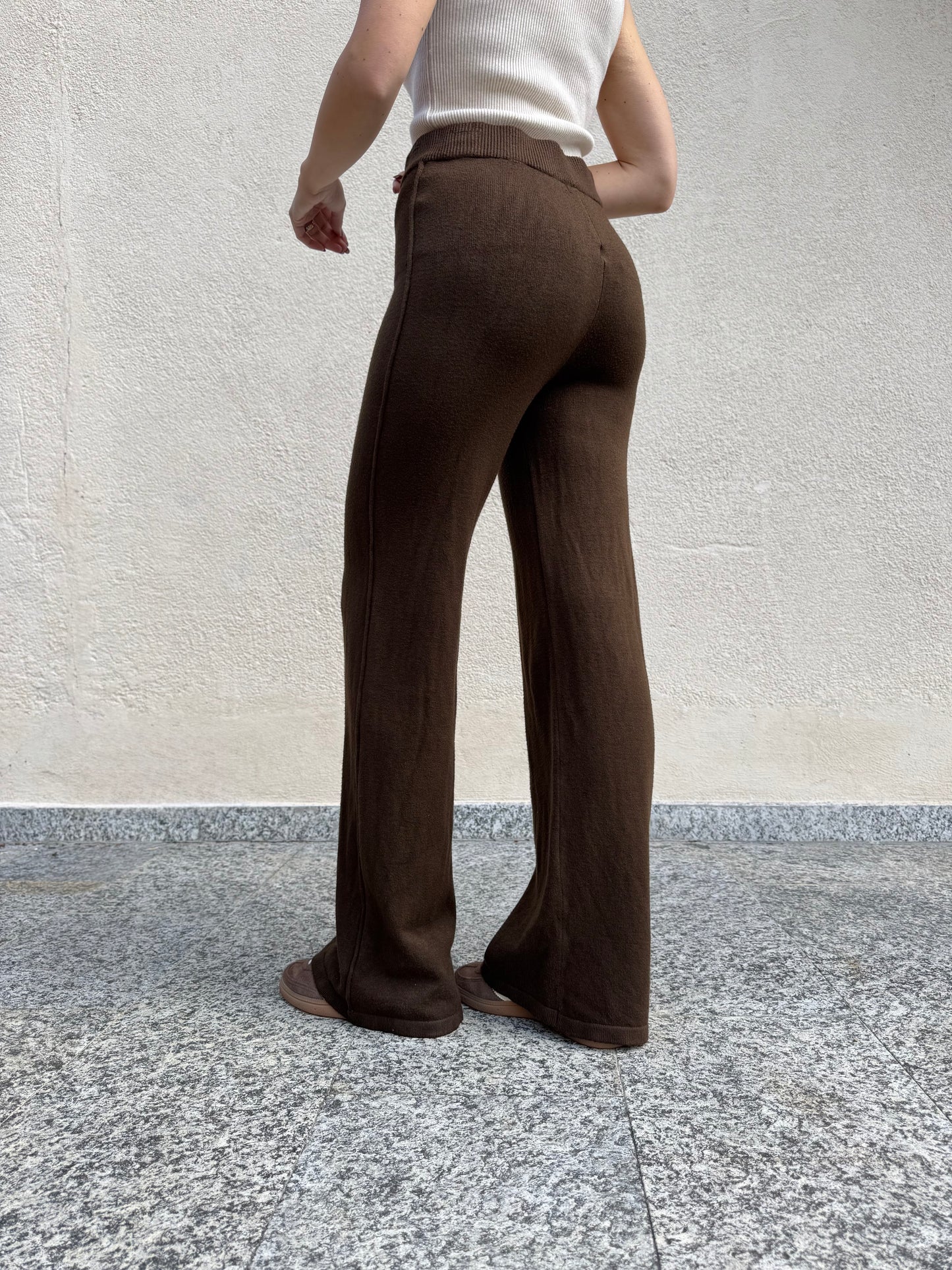 Completo in maglia scollo a v Cioccolato