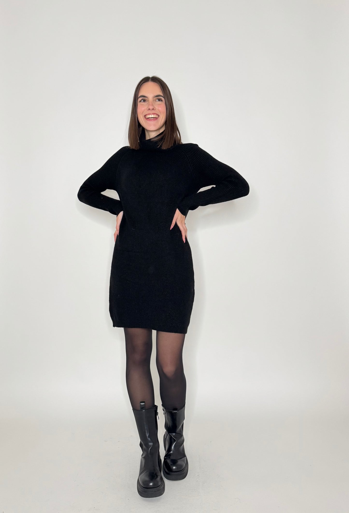 Abito calda viscosa collo alto morbido Nero