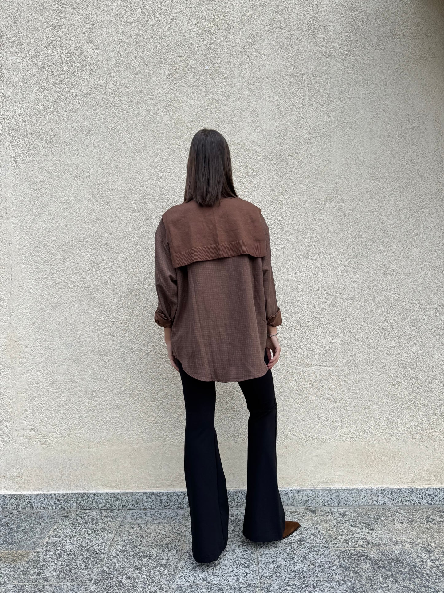 Camicia a quadretti con finto maglioncino/scialle Cioccolato