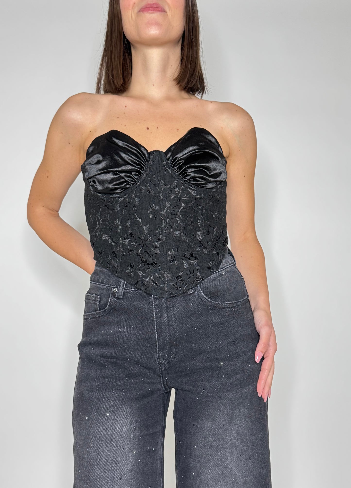 Corsetto steccato in pizzo