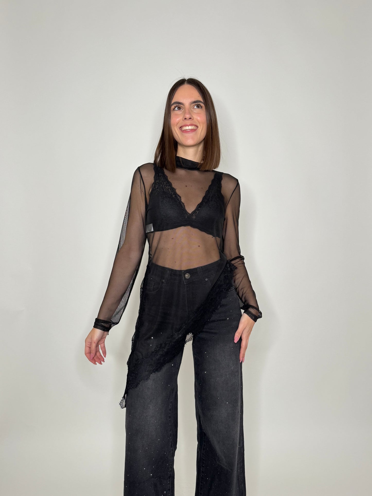Maglia tulle e pizzo asimmetrica nero